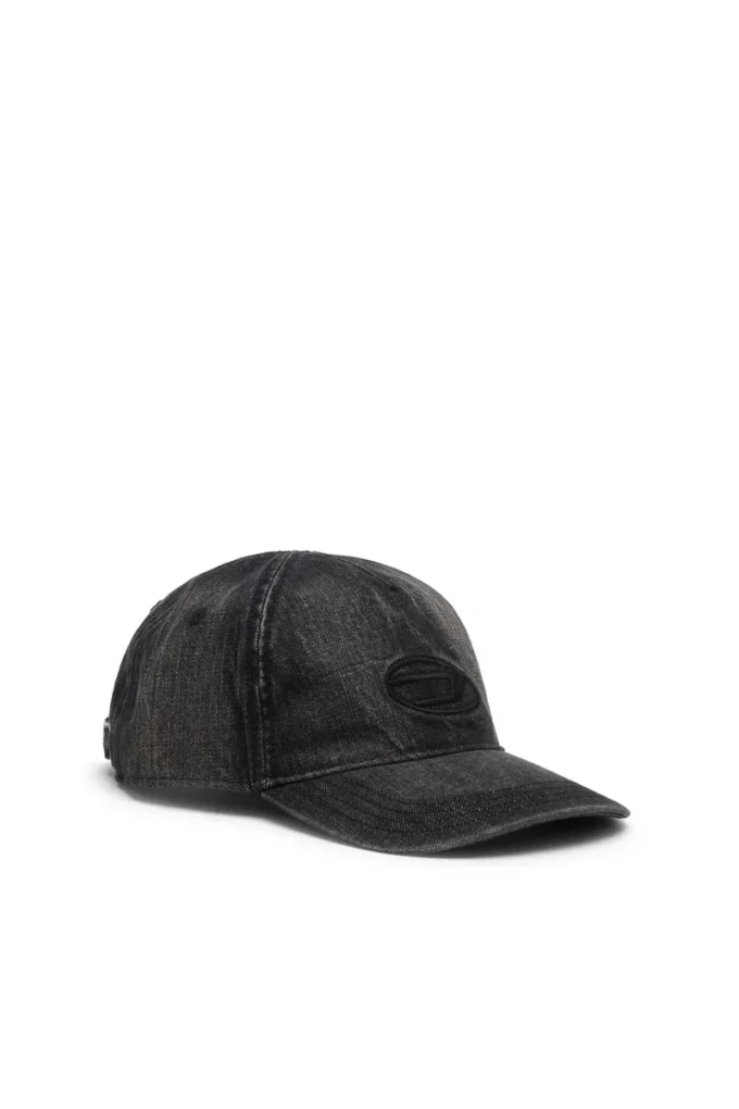 c-enic Denim pet met gerafelde details en geborduurd logo
