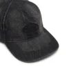c-enic Denim pet met gerafelde details en geborduurd logo