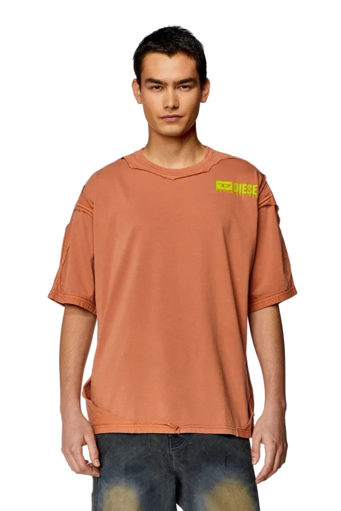 t-boxt-dbl T-shirt met destroyed peel-off effect